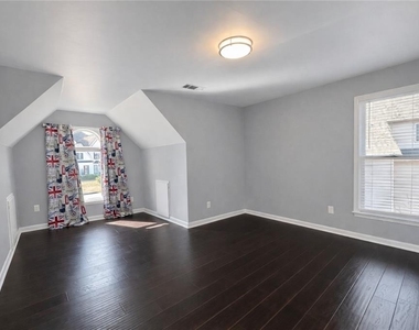 240 Creekside Park Drive - Photo Thumbnail 19