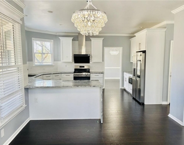 240 Creekside Park Drive - Photo Thumbnail 6