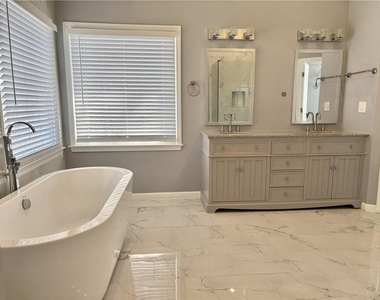 240 Creekside Park Drive - Photo Thumbnail 14