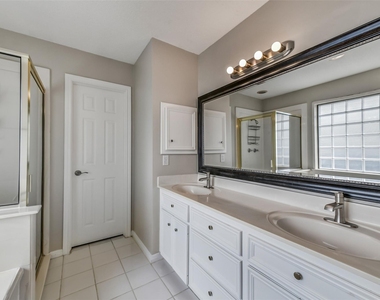 206 Live Oak Lane - Photo Thumbnail 18