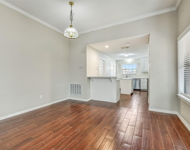 206 Live Oak Lane - Photo Thumbnail 12