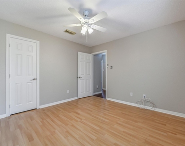 206 Live Oak Lane - Photo Thumbnail 23