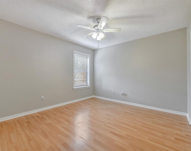 206 Live Oak Lane - Photo Thumbnail 22