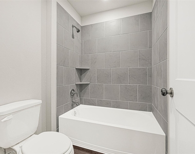7735 Bergamot Circle - Photo Thumbnail 14