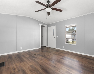 2222 N Austin Avenue - Photo Thumbnail 6