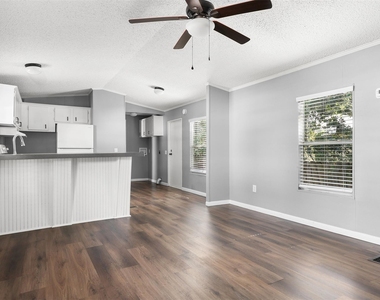 2222 N Austin Avenue - Photo Thumbnail 5