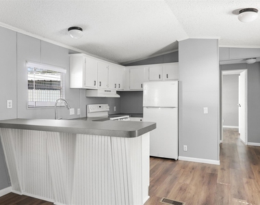 2222 N Austin Avenue - Photo Thumbnail 8