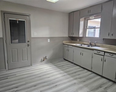 1809 Brazos Street - Photo Thumbnail 1
