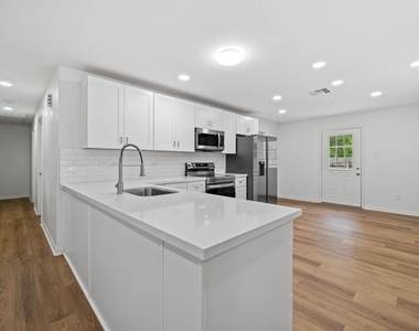 157 Hillside Drive - Photo Thumbnail 9