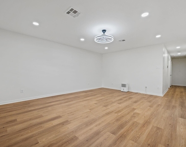 157 Hillside Drive - Photo Thumbnail 8
