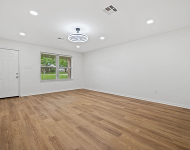 157 Hillside Drive - Photo Thumbnail 5