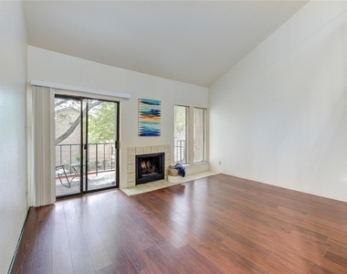10811 Richmond Avenue - Photo Thumbnail 25