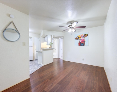10811 Richmond Avenue - Photo Thumbnail 28
