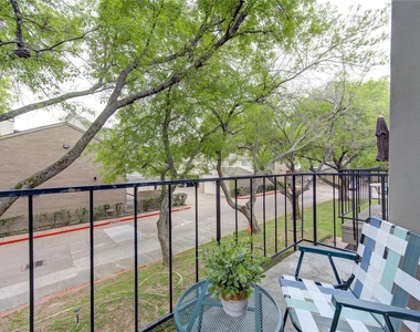10811 Richmond Avenue - Photo Thumbnail 1