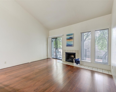 10811 Richmond Avenue - Photo Thumbnail 24
