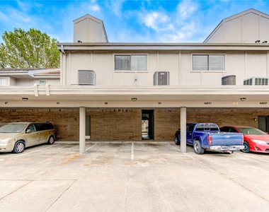 10811 Richmond Avenue - Photo Thumbnail 3