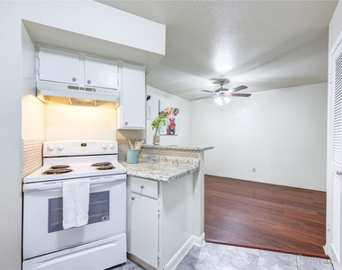 10811 Richmond Avenue - Photo Thumbnail 21