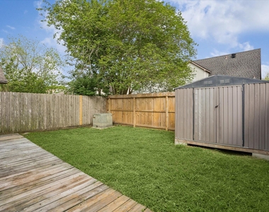 5813 Guadalupe Drive - Photo Thumbnail 14