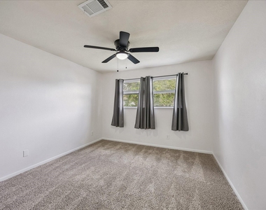 5813 Guadalupe Drive - Photo Thumbnail 7