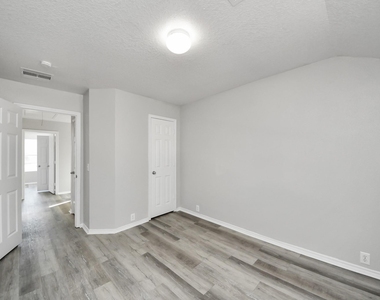18719 S Lyford Drive - Photo Thumbnail 17