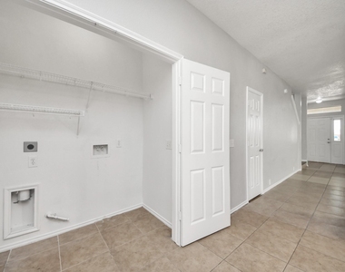 18719 S Lyford Drive - Photo Thumbnail 8