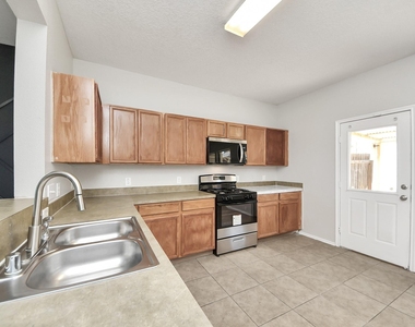 18719 S Lyford Drive - Photo Thumbnail 7
