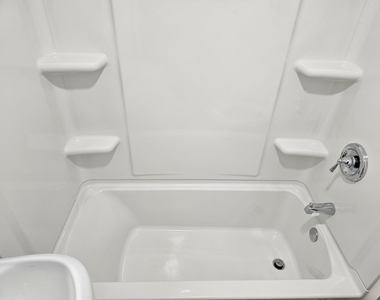 18 Pearl - Photo Thumbnail 11
