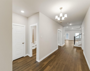 8634 Jetty Glen Drive - Photo Thumbnail 8