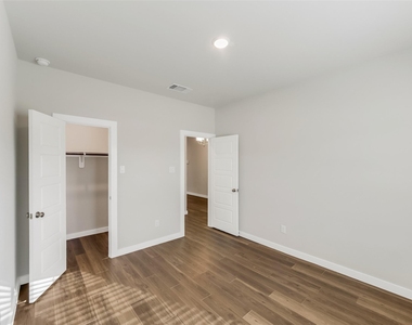 8634 Jetty Glen Drive - Photo Thumbnail 6