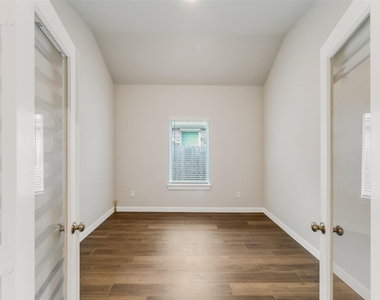 8634 Jetty Glen Drive - Photo Thumbnail 10