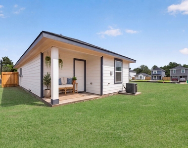 10816 N Baron Village Drive - Photo Thumbnail 16