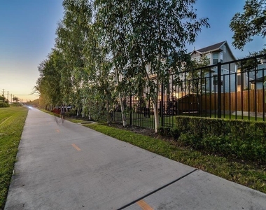 612 E 20th Street - Photo Thumbnail 32