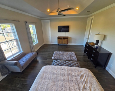 612 E 20th Street - Photo Thumbnail 14