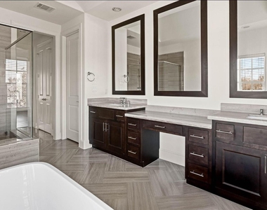 612 E 20th Street - Photo Thumbnail 19