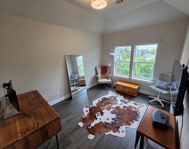 612 E 20th Street - Photo Thumbnail 23