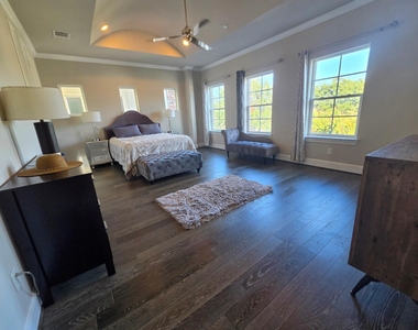 612 E 20th Street - Photo Thumbnail 13