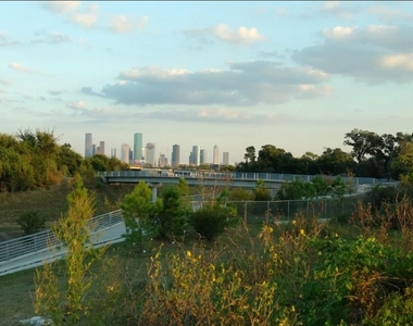 612 E 20th Street - Photo Thumbnail 33