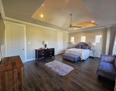 612 E 20th Street - Photo Thumbnail 11