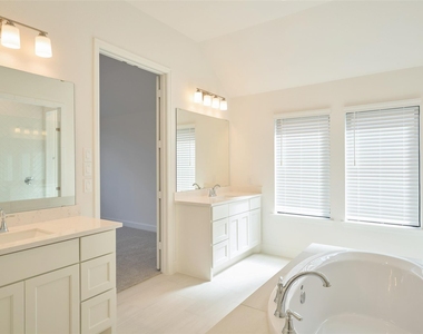 12314 Nightingale Nook Way - Photo Thumbnail 25