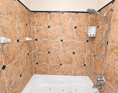 1602 Elgin Street - Photo Thumbnail 10