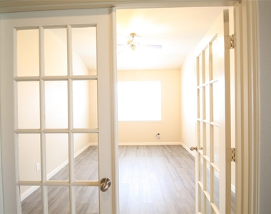 3612 Burwood Court - Photo Thumbnail 13