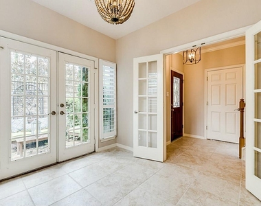 5420 Venice Street - Photo Thumbnail 5