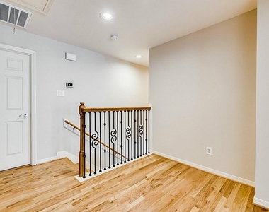 5420 Venice Street - Photo Thumbnail 20
