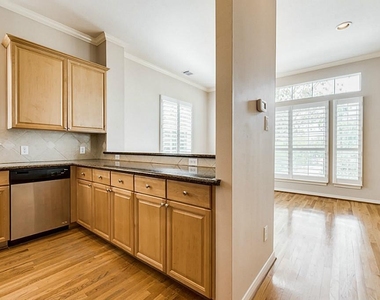 5420 Venice Street - Photo Thumbnail 15