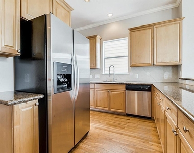 5420 Venice Street - Photo Thumbnail 16