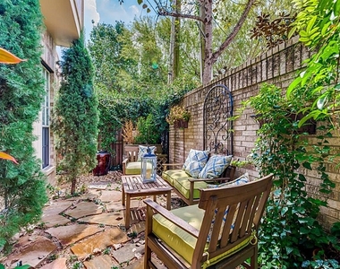 5420 Venice Street - Photo Thumbnail 2