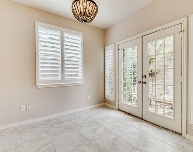5420 Venice Street - Photo Thumbnail 6