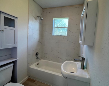 1324 W 10th Street - Photo Thumbnail 11
