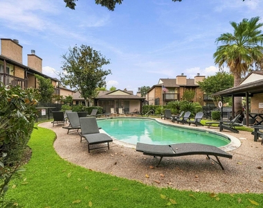 1500 Bay Area Boulevard - Photo Thumbnail 16