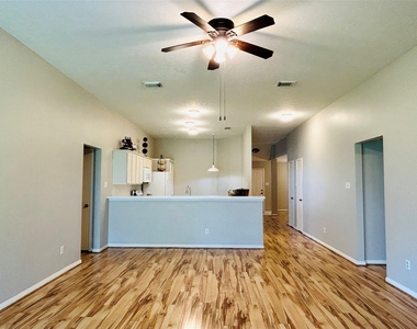 1404 Helmsley Drive - Photo Thumbnail 15
